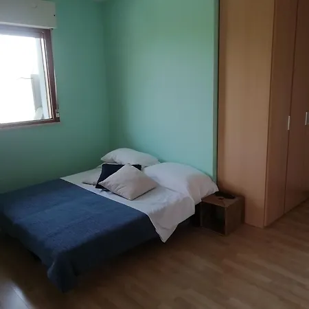 Intimate In A Modern Διαμέρισμα