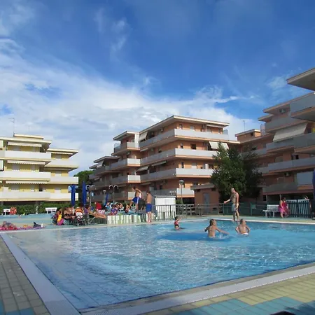 Apartmán Intimate In A Modern With Pools