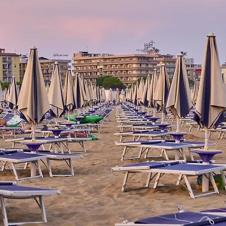 Apartment Intimate In A Modern With Pools Bibione