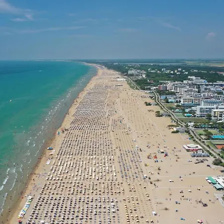 Apartment Intimate In A Modern With Pools Bibione